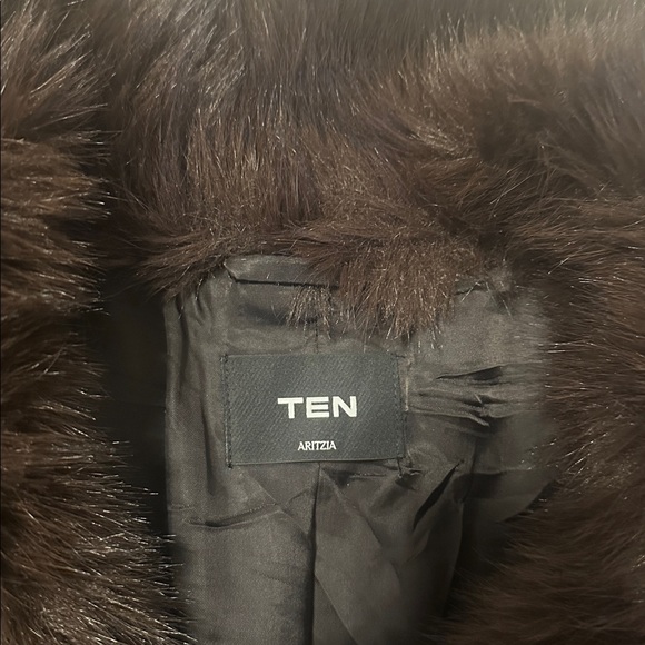 Aritzia Ten The Odette Coat - Picture 5 of 5